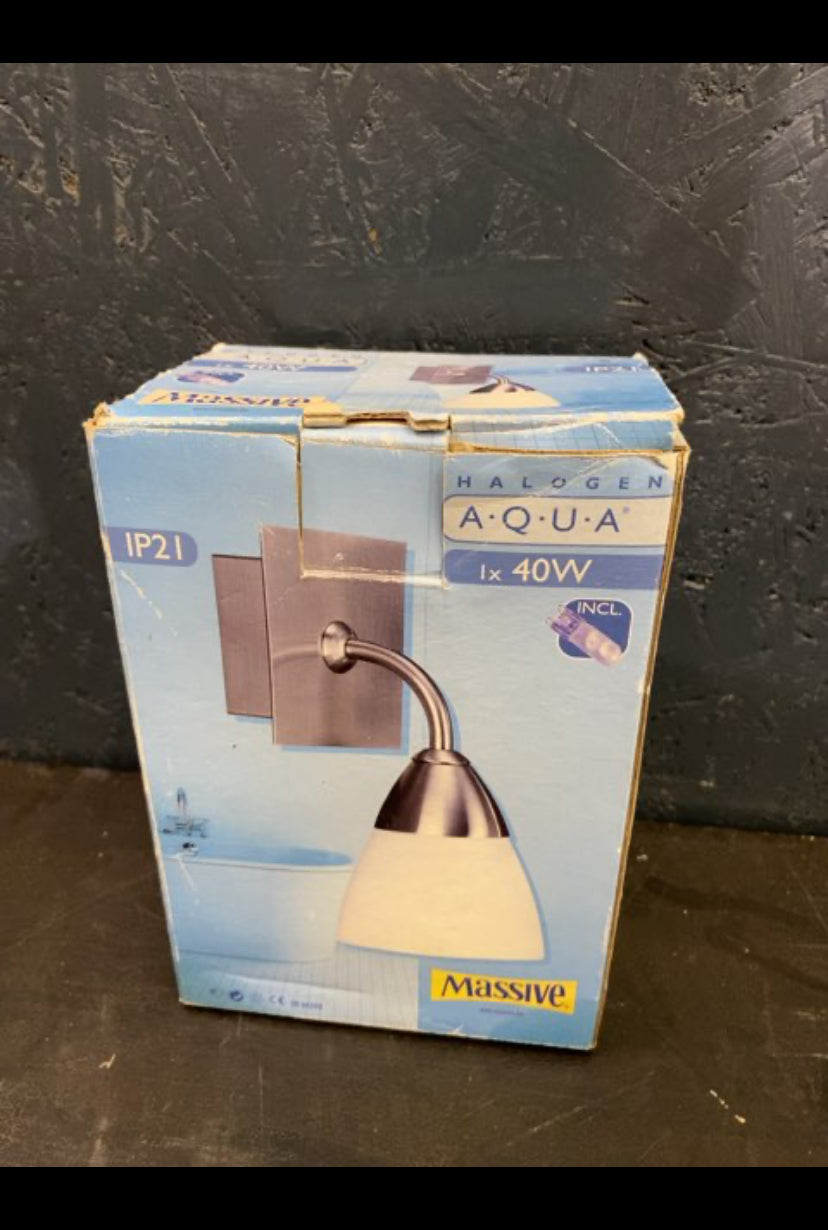 Massive væglampe Aqua